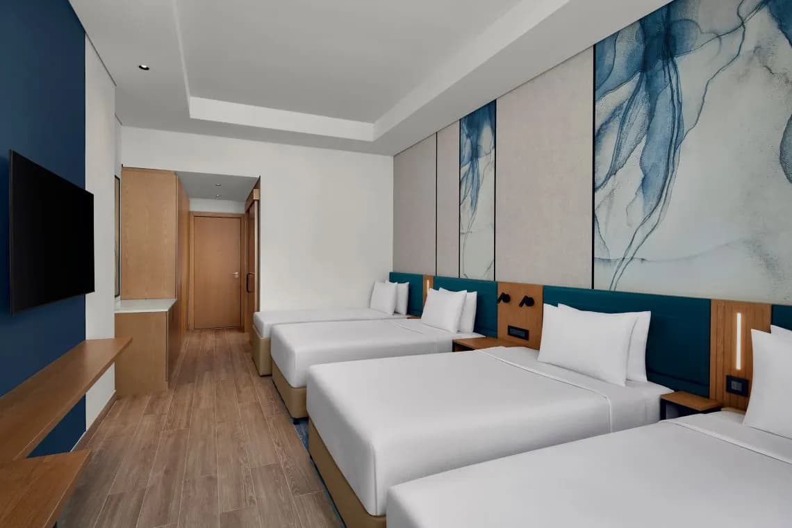 4 × Номер «Standard Quadruple Room» с четырьмя односпальными кроватями